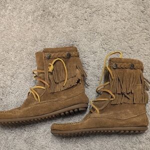Minnetonka Tan Suede Moccasins